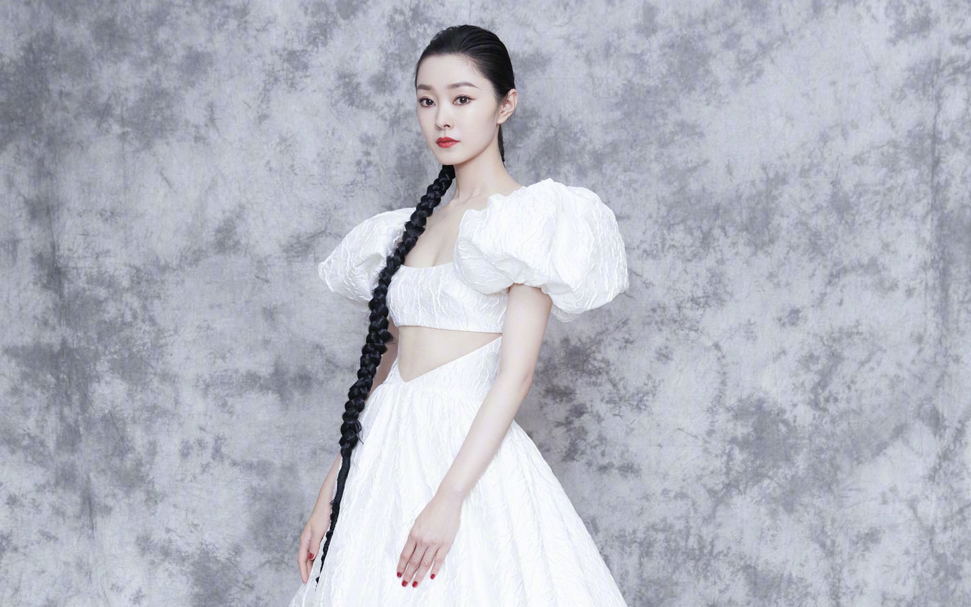 看到您给出的关键词组合,一种极具戏剧张张力和想象空间的场景立刻浮现出来。这显然不是一个常规的现实事件,而是一个能够激发无限创作灵感的架空设定。让我们从标题开始,为您构思这个独一无二的故事