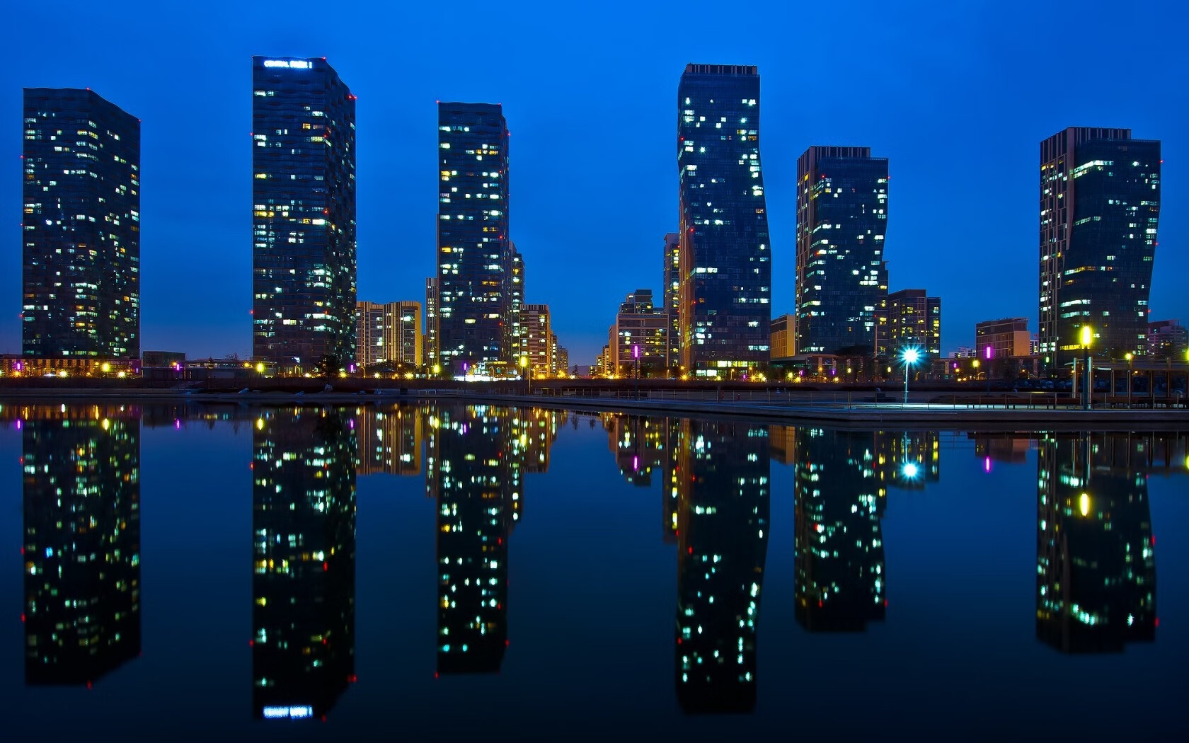 艺术的双面，梅西的笔与摩洛哥的盾